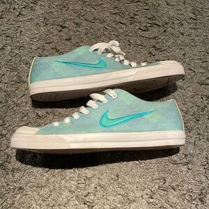 Nike Women's Light Teal Low-Top Sneakers